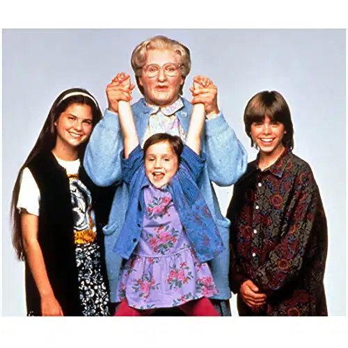 Mara Wilson, Robin Wilson and Cast in Mrs. Doubtfire Posing Smiles x Inch Photo